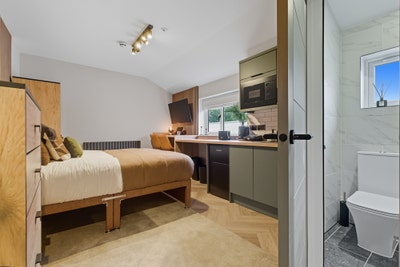 Stunning Studio Bills Inclusive  Main Photo