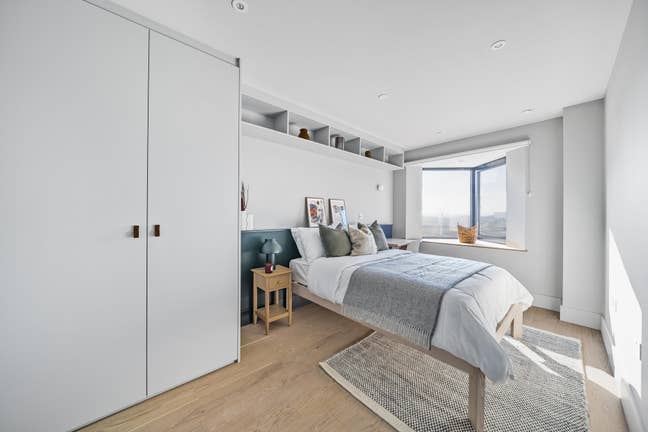 Double Room Available Close to London Bridge Main Photo