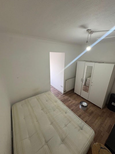 ⭐️Spacious Double Room in EN4 Main Photo