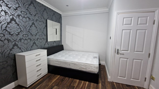 Spacious Double Room (Bills Included) Main Photo