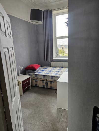 Small double room and shared flat Main Photo