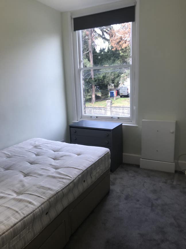 Room in shared house close to town centre Main Photo