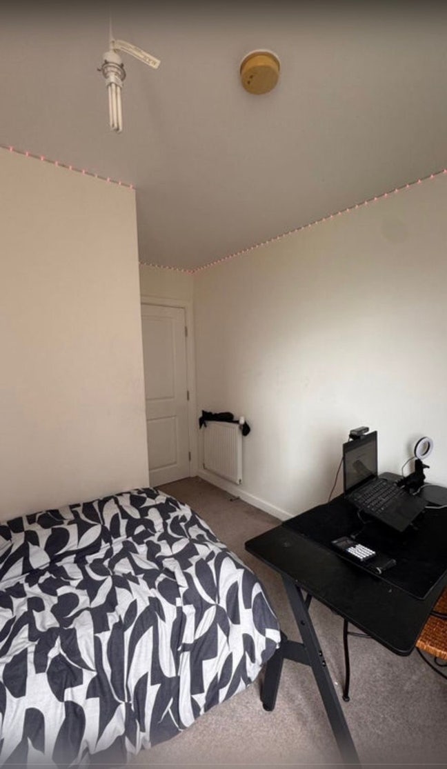Spacious Single Room Available Near Canary Wharf  Main Photo