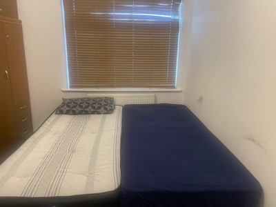 Double bed room Main Photo