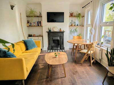 Double room — have the flat mostly to yourself Main Photo