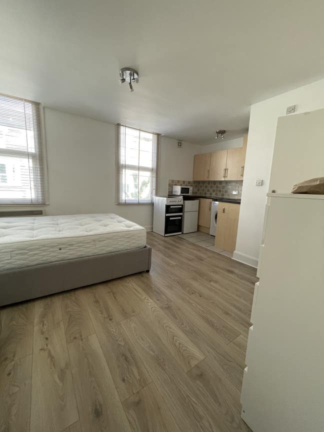 Studio Flat – Excellent Location – Shepherd’s Bush Main Photo