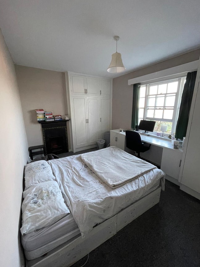 Double bedroom available!  Main Photo