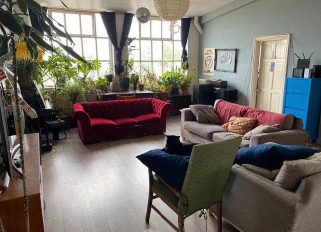 1 Room available in our Stokey Loft  Main Photo