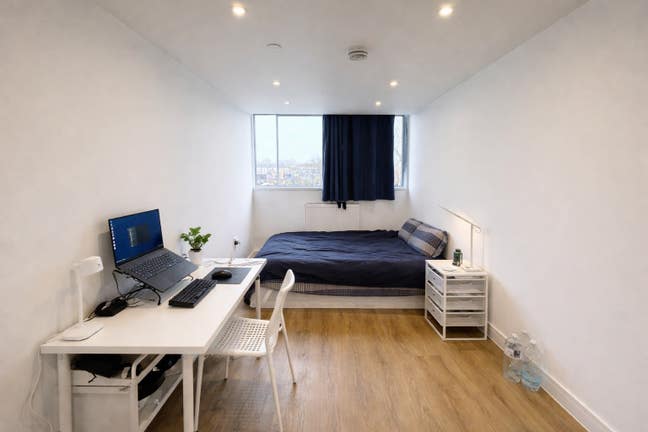 Beautiful landscape in Barandon Walk, W11 Main Photo