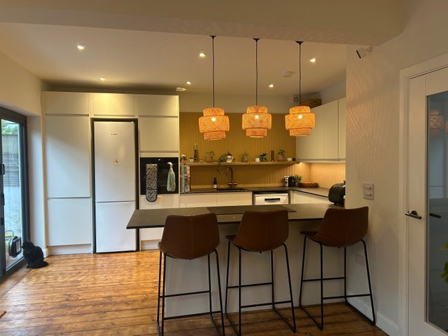 Beautiful single room in stylish Redland home Main Photo