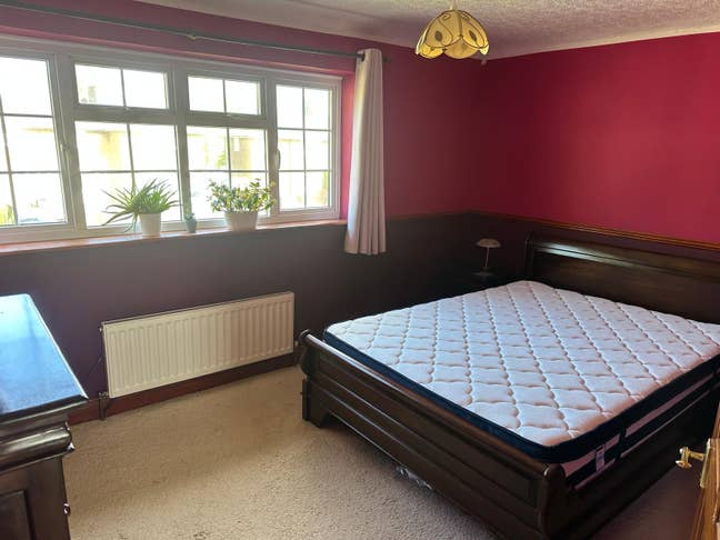 Double room to rent for one person - West Drayton Main Photo