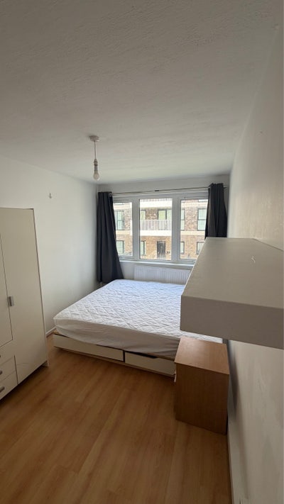 Double room w/ Super king-size Main Photo