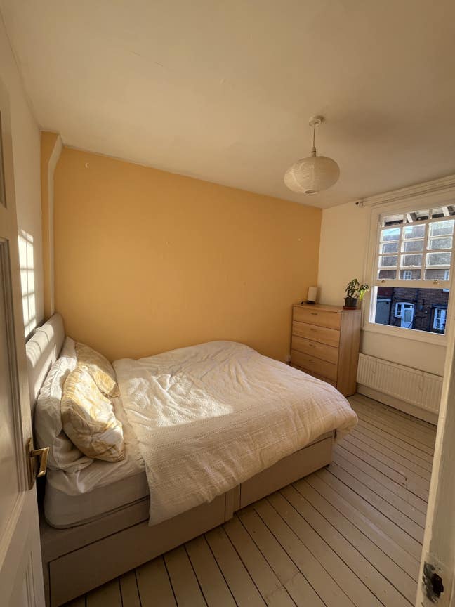 Luminous Double Room In North London / Short Let  Main Photo