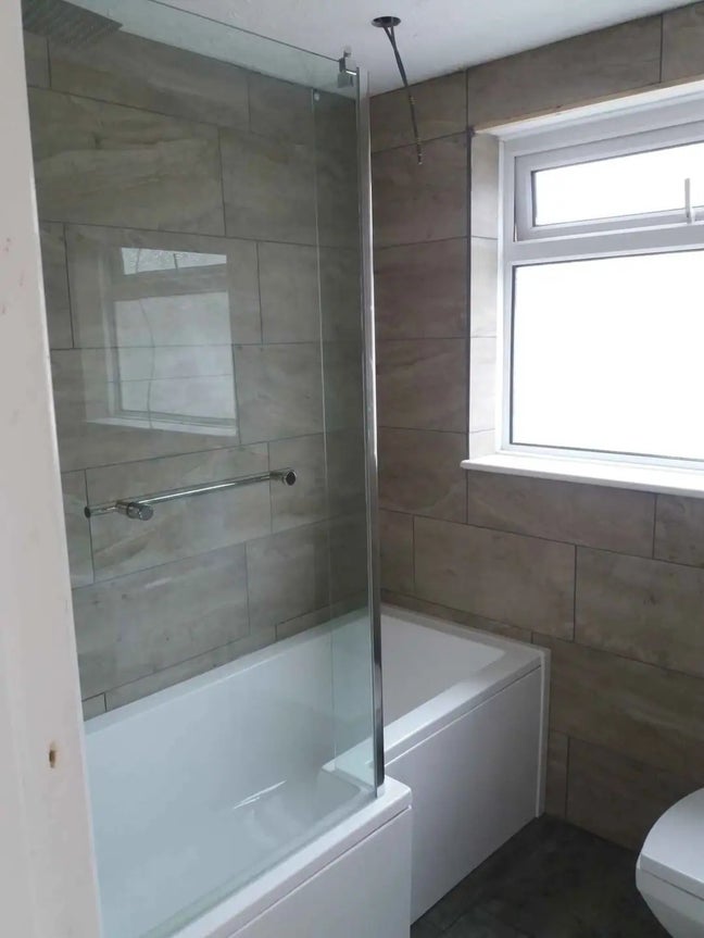 1 rooms available immediately ,second room will be Main Photo