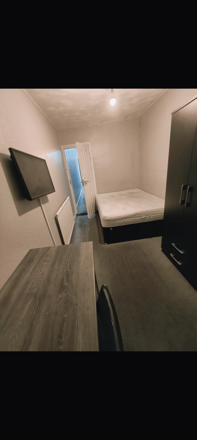 Spacious Room | 10 Min Walk to DMU & Super Tesco | Main Photo