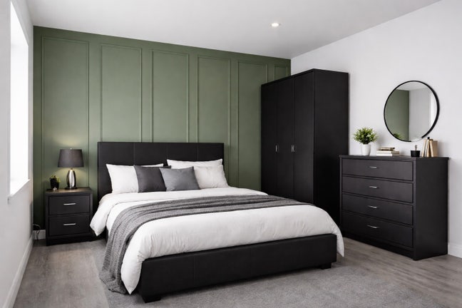 En suite rooms available with all bills included Main Photo