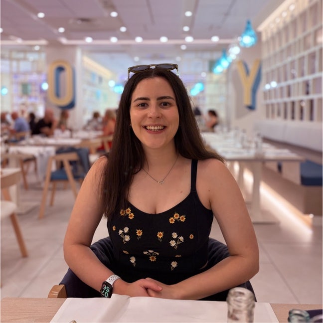 Professional Female seeks a single or double room Main Photo