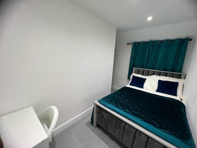 Double room with private bathroom close to MK cntr Main Photo