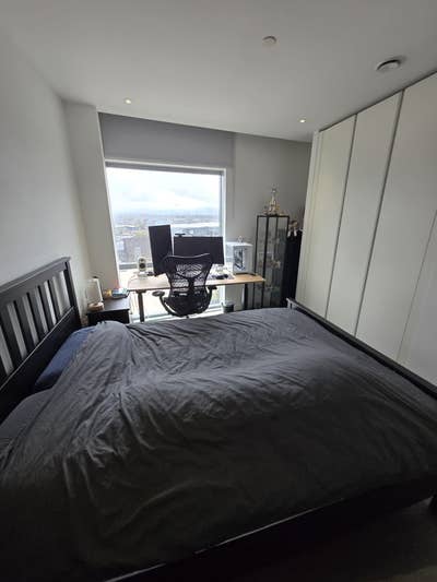 Room to rent in 2 bedroom flat, North Greenwich Main Photo