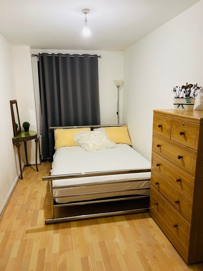 Double Room|8 min to Elizabeth|Bills Inc|Brentwood Main Photo