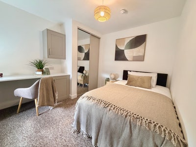 Luxury House Share - Last Room - &pound;725 bills Inc Main Photo