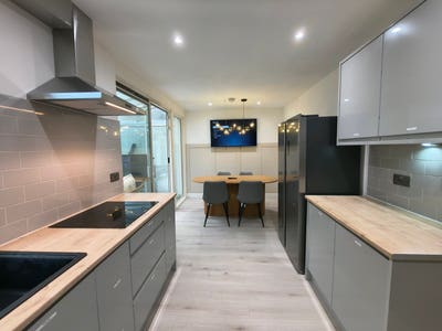 PhD/PG Only - Ensuite Double Rooms- 10 Mins To Uni Main Photo