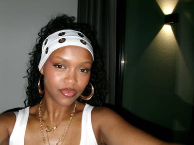 Hey! I’m Esther, I’m 21 and originally fr... Main Photo