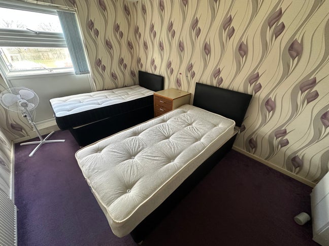 2 single bed In one room is up for rent  Main Photo