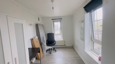 Double Room – Canary Wharf (E14 0DF) Main Photo