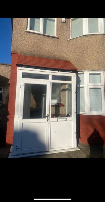 Nice spacious room for rent in Edmonton area Main Photo