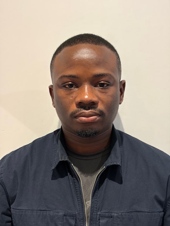 Professional Male seeks a single or double room Main Photo