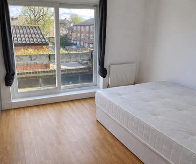 Double Room with a Balcony in Streatham Hill! Main Photo