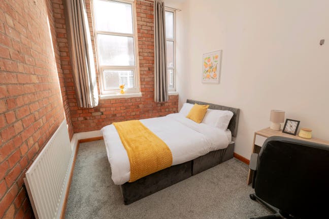 CITY Centre Double *Quiet* Luxury Room Main Photo