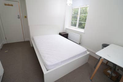 ✨ Easy Commute! Beautiful Room in Ealing ✨ Main Photo