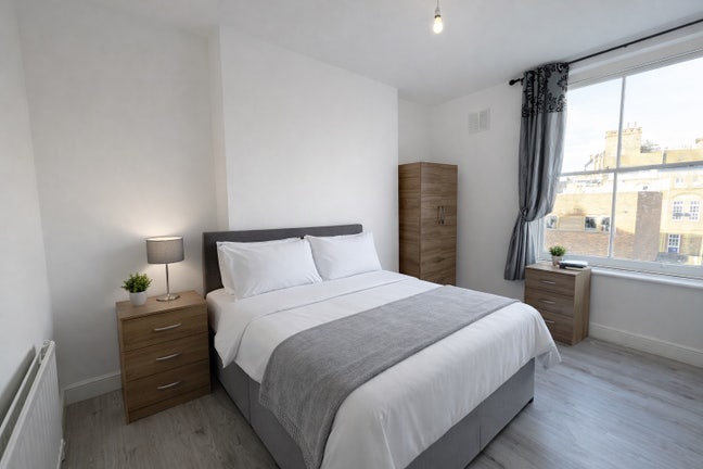 Last DBL room all bills included | Available now Main Photo