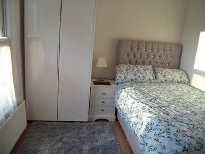 Large double room in spacious house - Beeston Main Photo