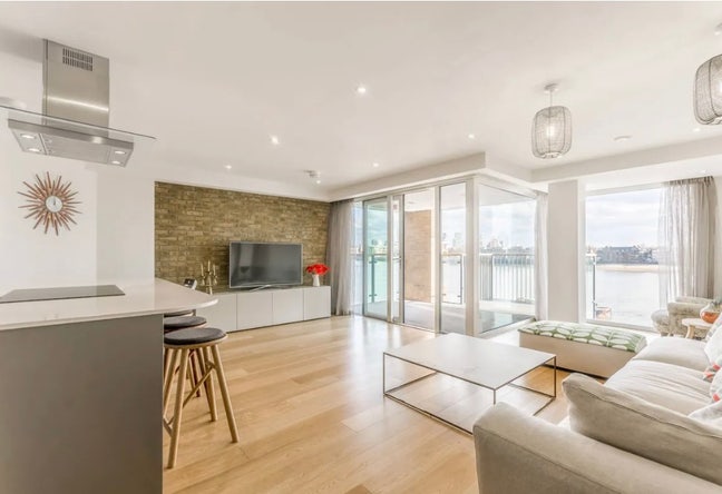 Ensuite Double Room in Stunning Riverside Flat  Main Photo