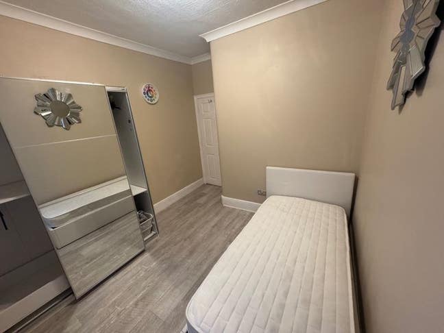 Single room Main Photo