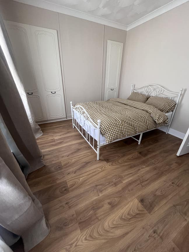 Female Only -Large Double Bedroom for Rent  Main Photo