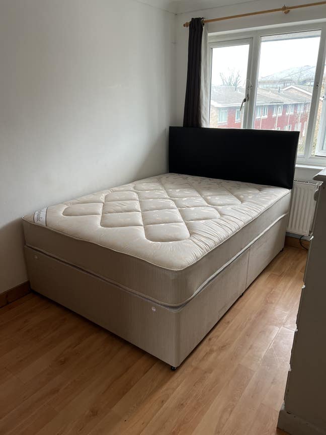 Bracknell Double Room Main Photo