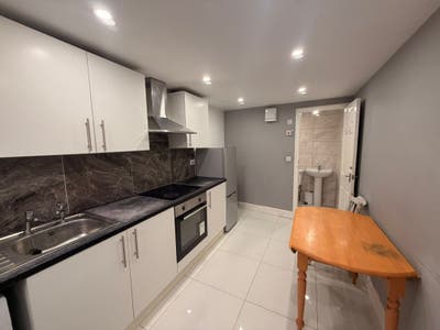 Studio Flat to Rent in Leyton – Bills Included Main Photo