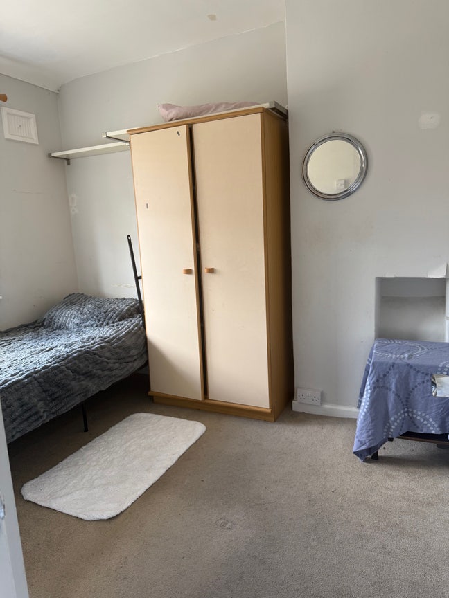 Room for rent Main Photo