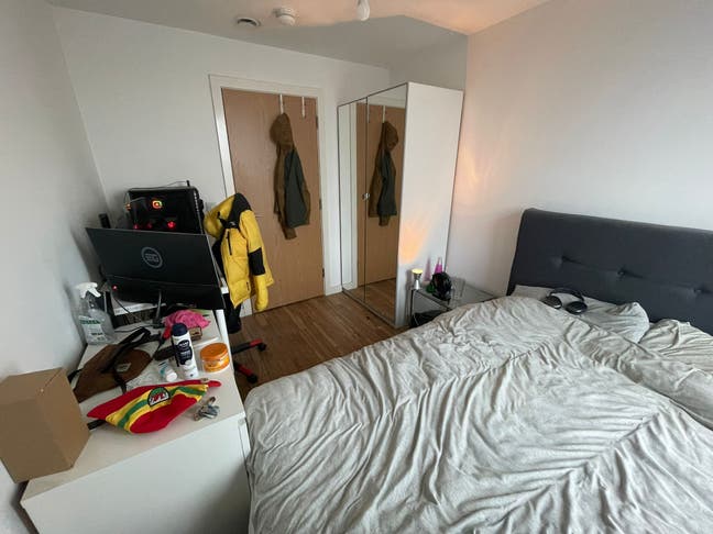 Room Available – Media City, 20th Floor. Main Photo