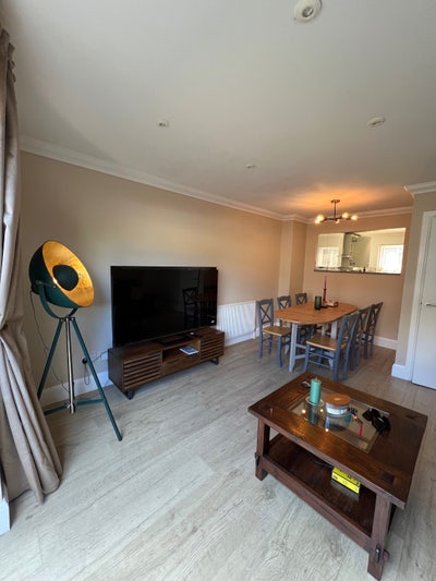 Two Spacious Double Rooms in a 3-Bed Terrace  Main Photo