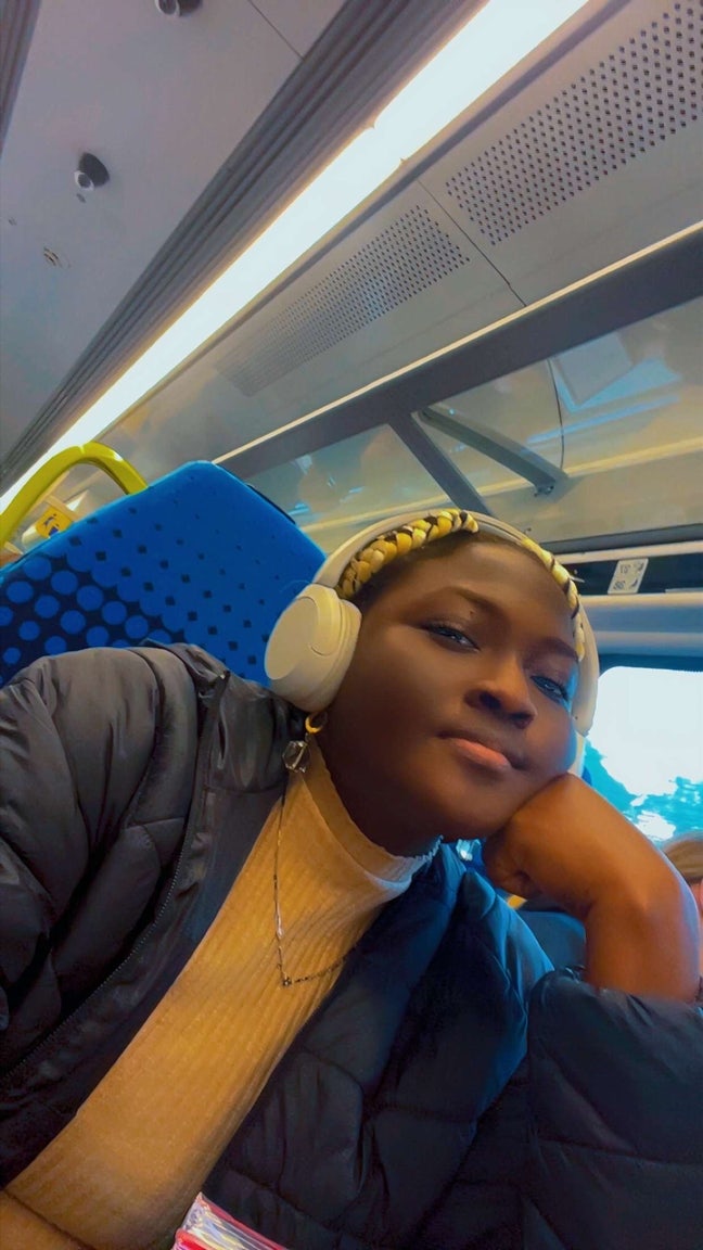 Professional Female seeking room in Bolton  Main Photo