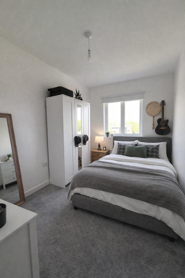 Clean, Calm Home with Easy-Going Housmate Main Photo