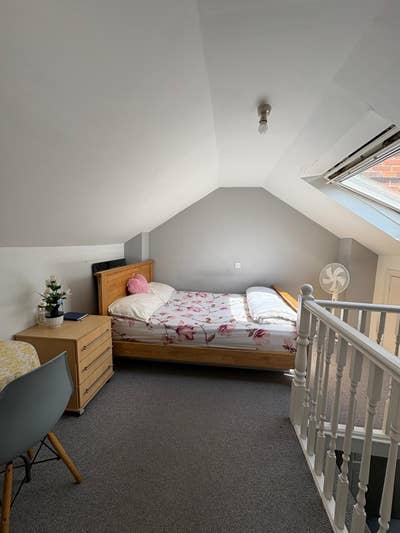 RG1  Reading, single room is available.  Main Photo