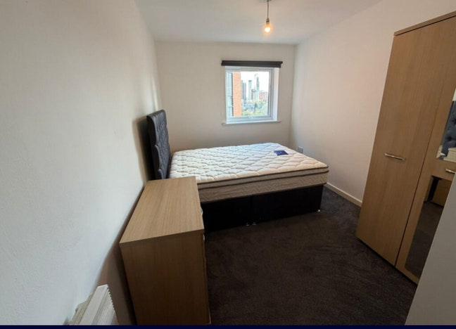 En-suite Double Room Available in 3 BHK Apartment Main Photo