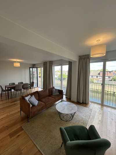 Double room in a 3-bed flat in East London (E15) Main Photo