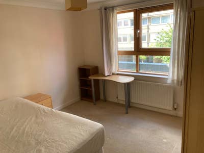 Double bed room in 2bed/1bath Shadwell/Whitechapel Main Photo